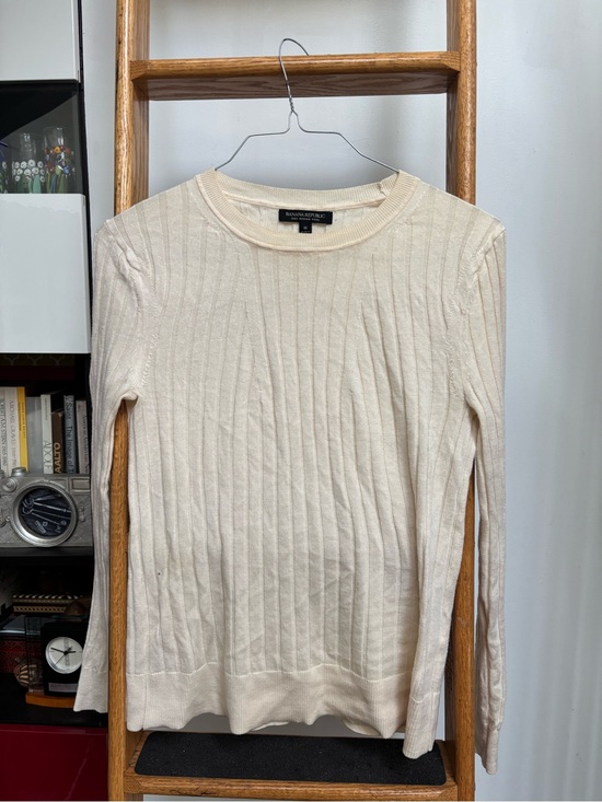 Banana Republic Sweaters - Banana Republic Ivory Ribbed Crewneck Sweater